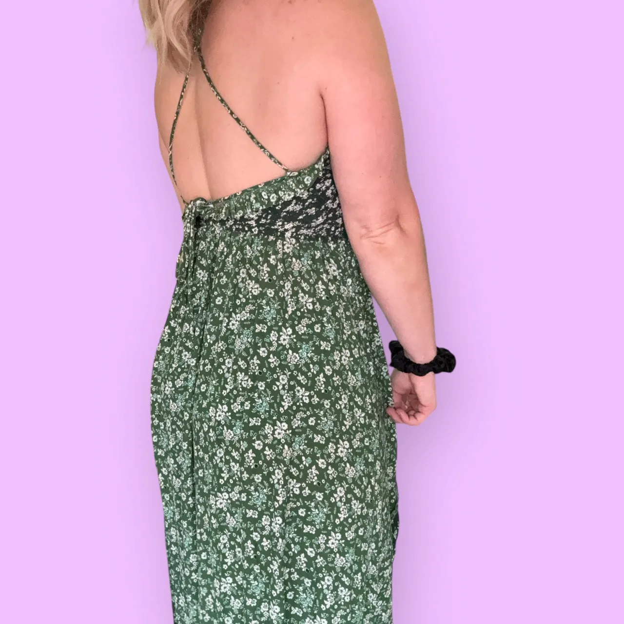 Aemi   Co Ditsy Floral Ruffled Hem Maxi Cami Dress