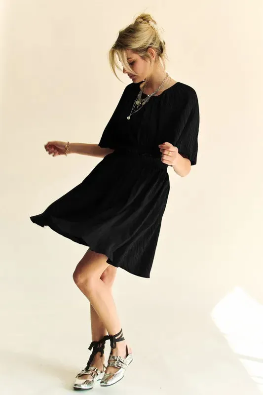 Davi & Dani Back Button Puff Sleeve Mini Dress
