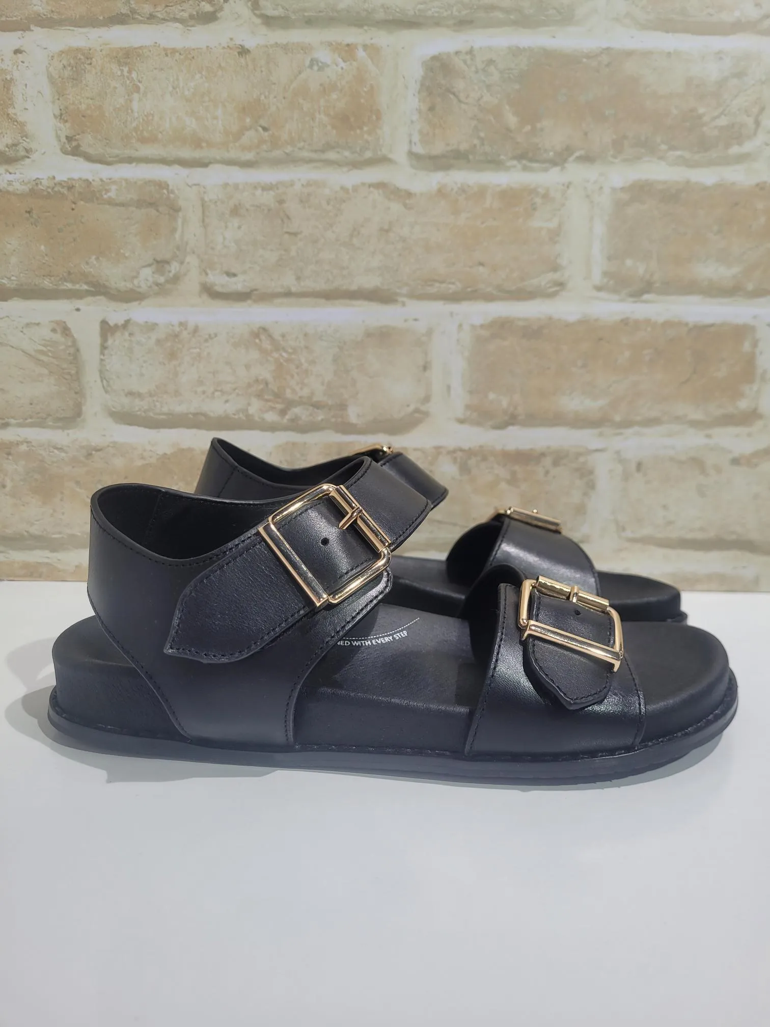 Hastice Black by Ziera