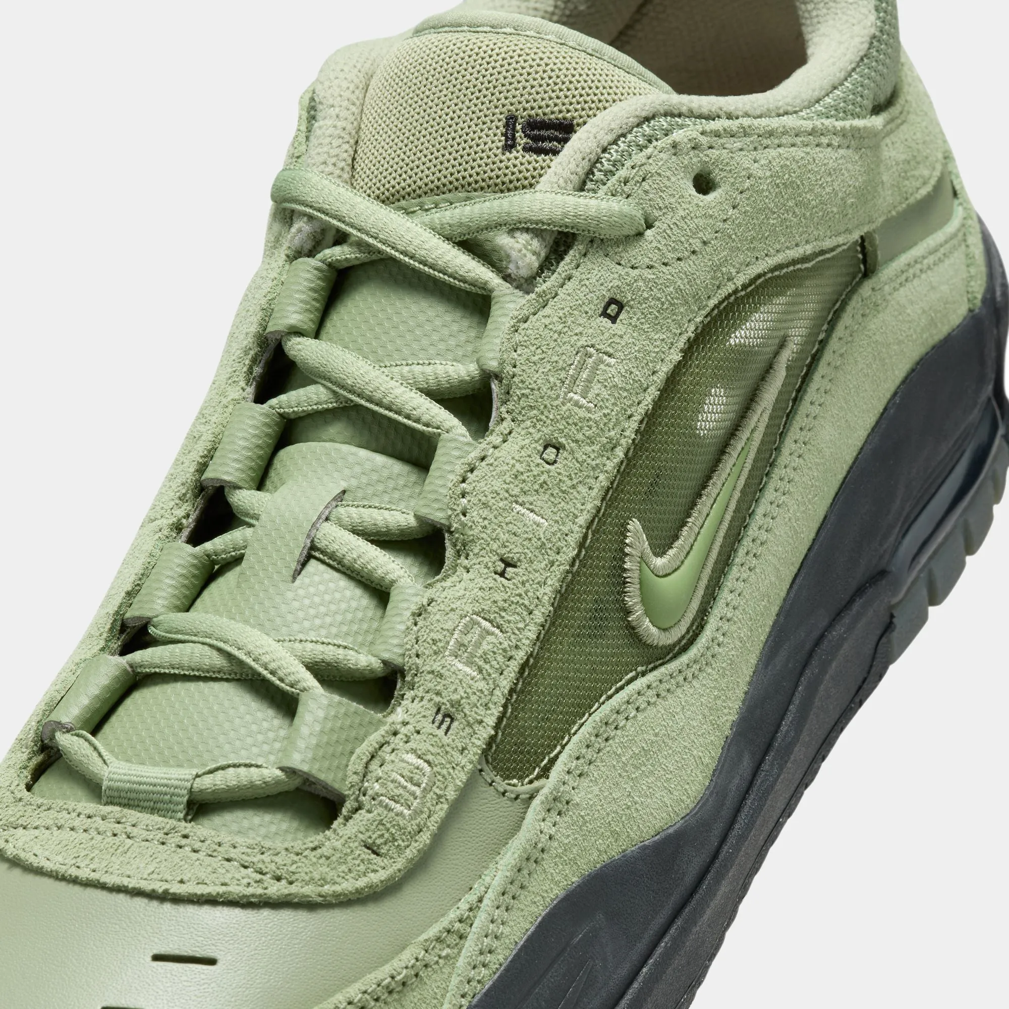 NIKE AIR MAX ISHOD - OIL GREEN