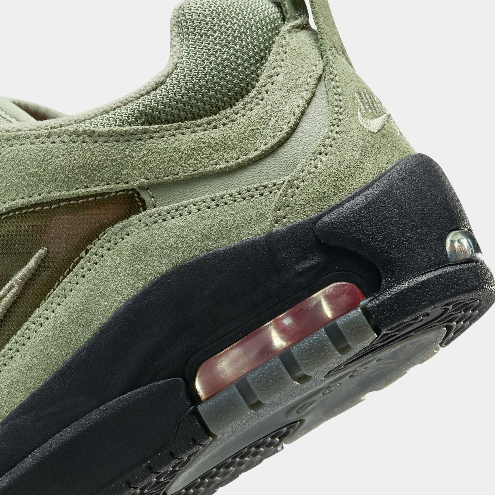 NIKE AIR MAX ISHOD - OIL GREEN