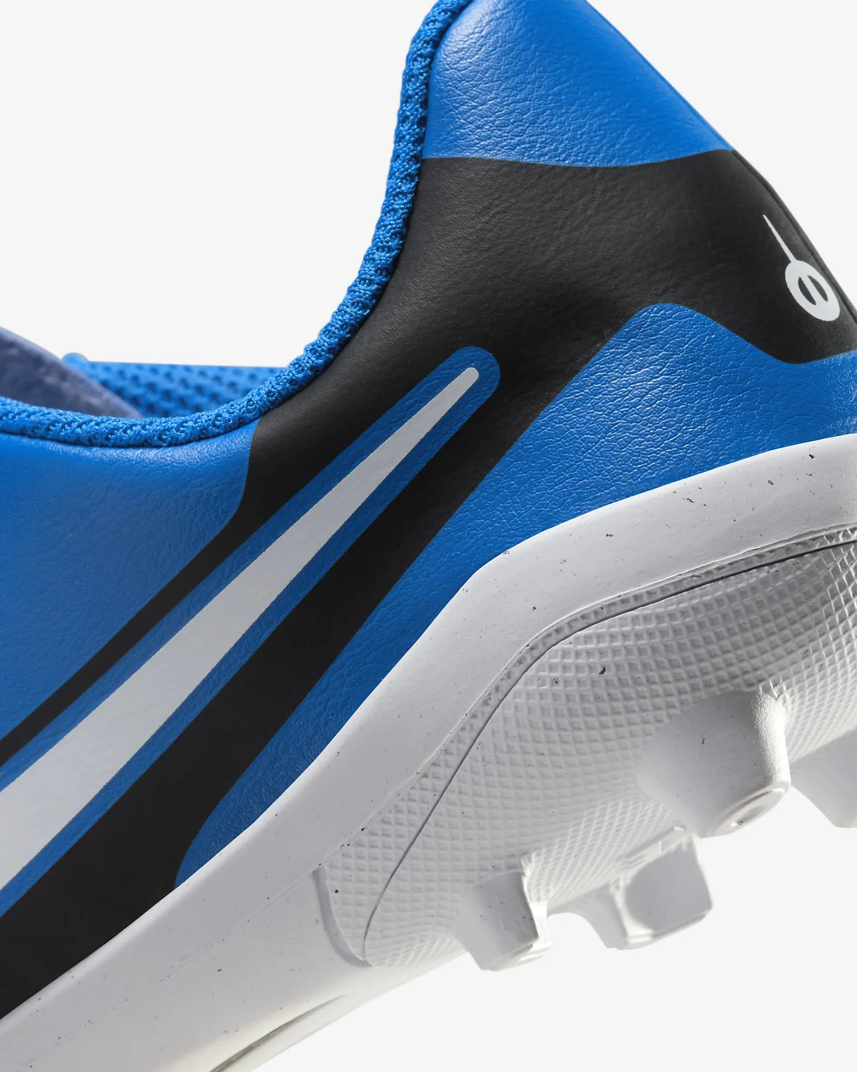Nike Jr. Tiempo Legend 10 Club Younger Kids' Multi-Ground Low-Top Football Boot