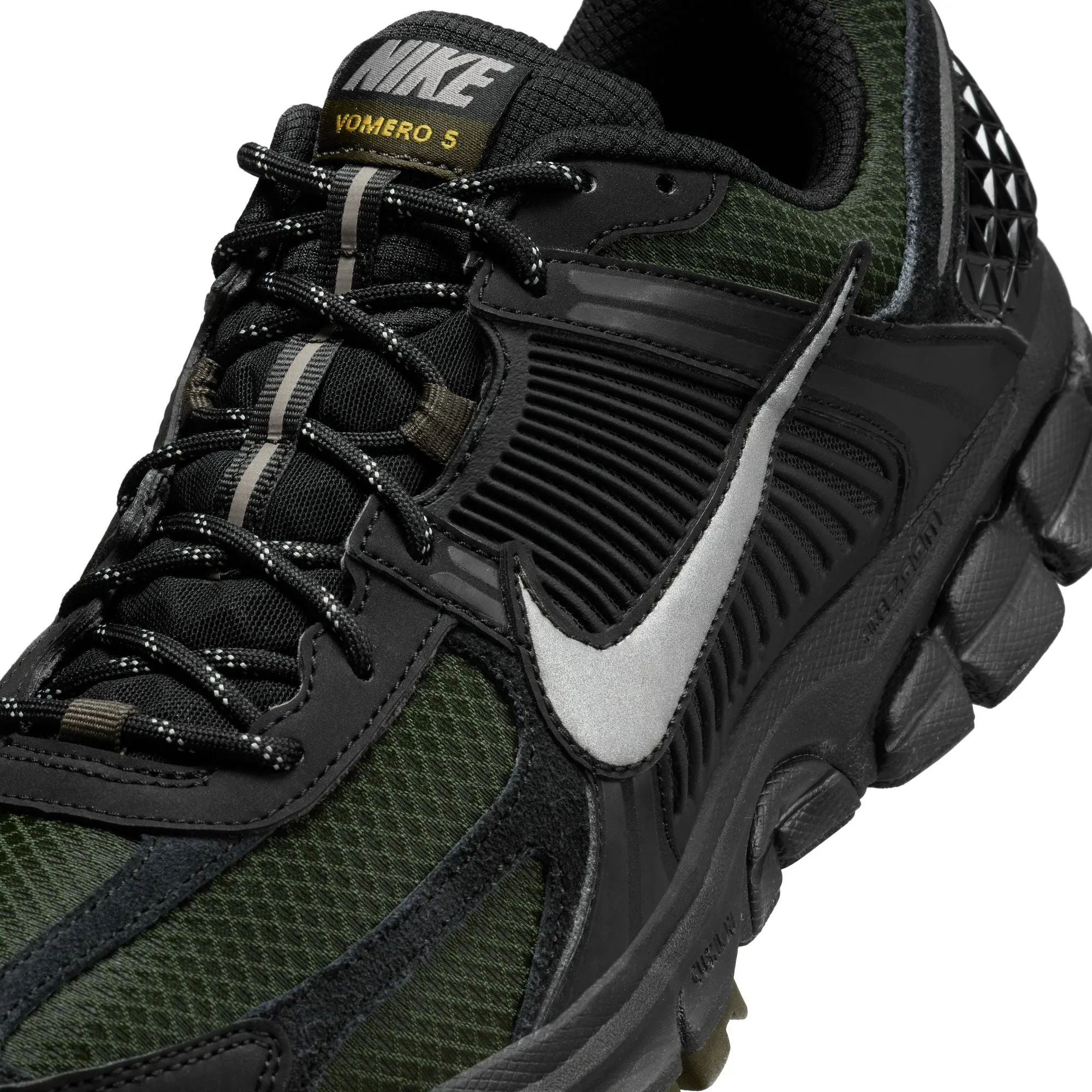 Nike Mens Zoom Vomero 5 Shoes