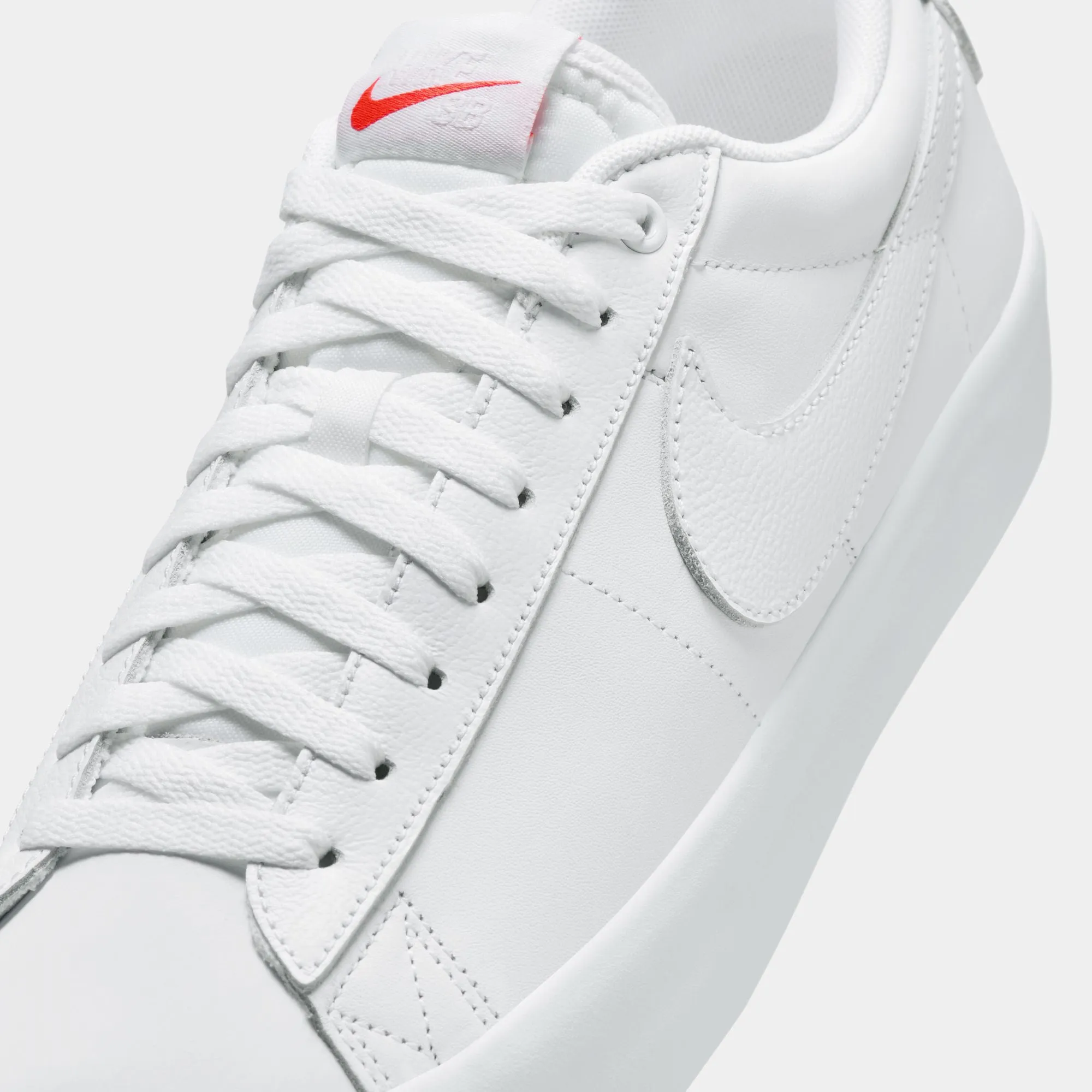 NIKE SB BLAZER LOW PRO GT ISO - WHITE/WHITE