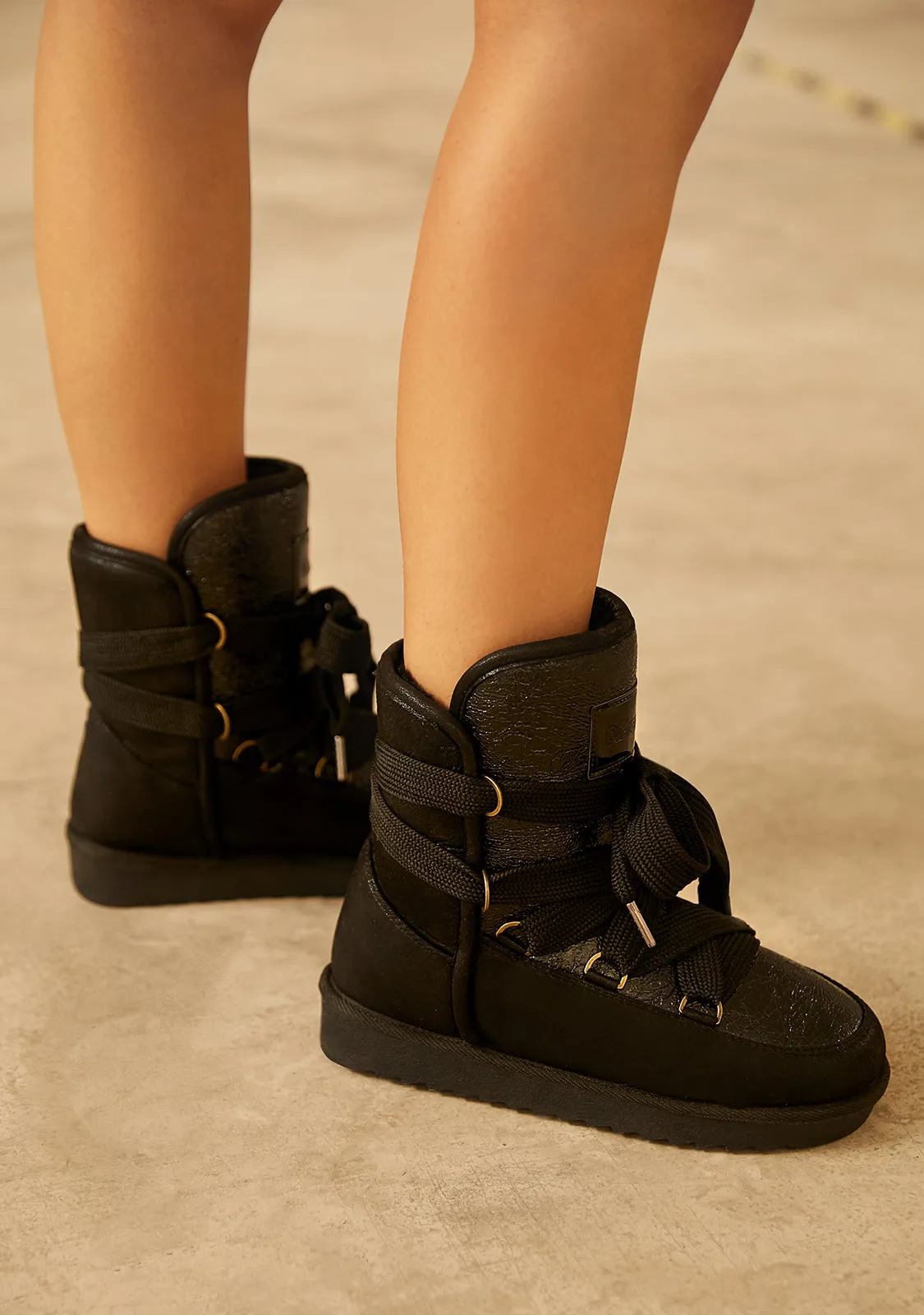 Nordic Shiny Black