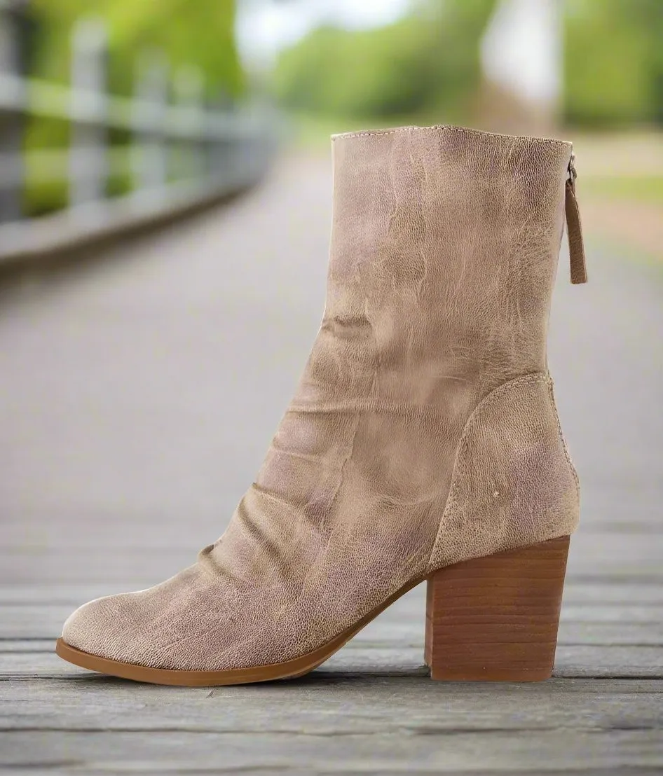PRESLEY LOW BOOTS IN TAUPE by VERY G