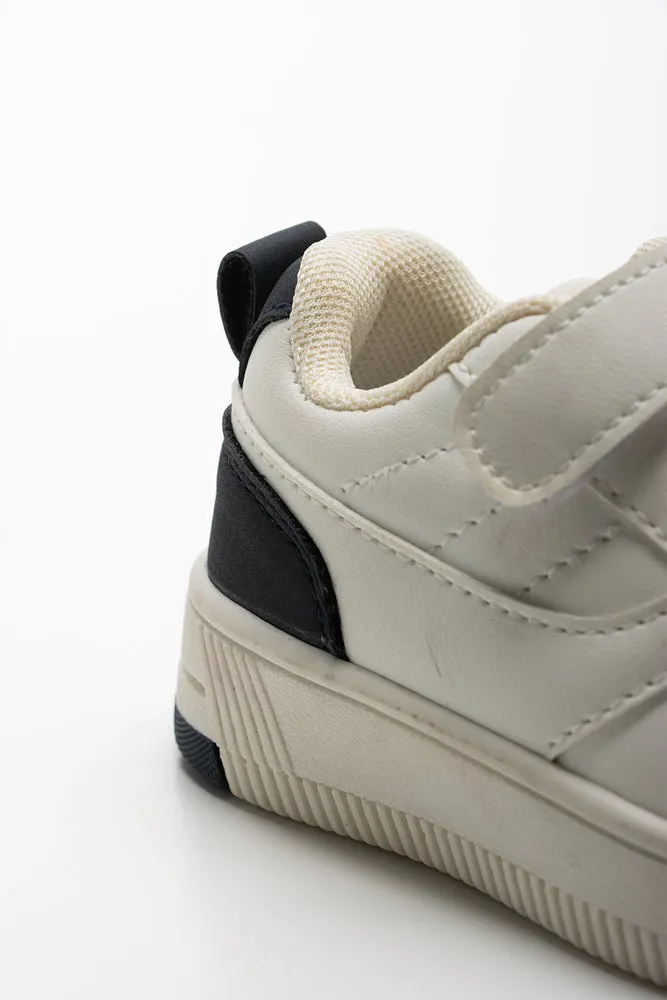Sneaker White