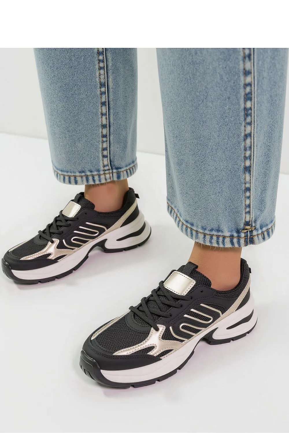 Sport Shoes Inello