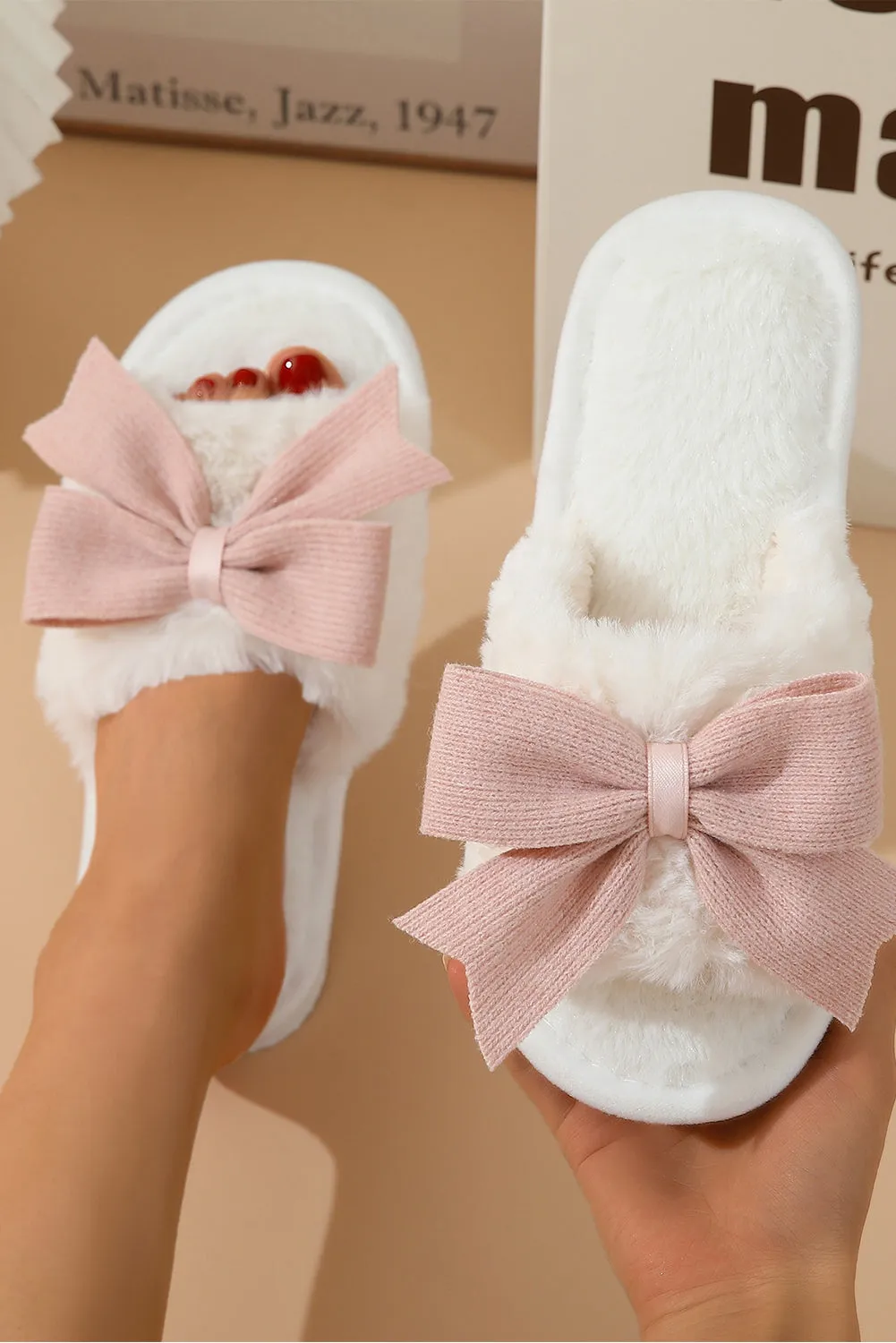 White Cute Bowknot Fluffy Slippers