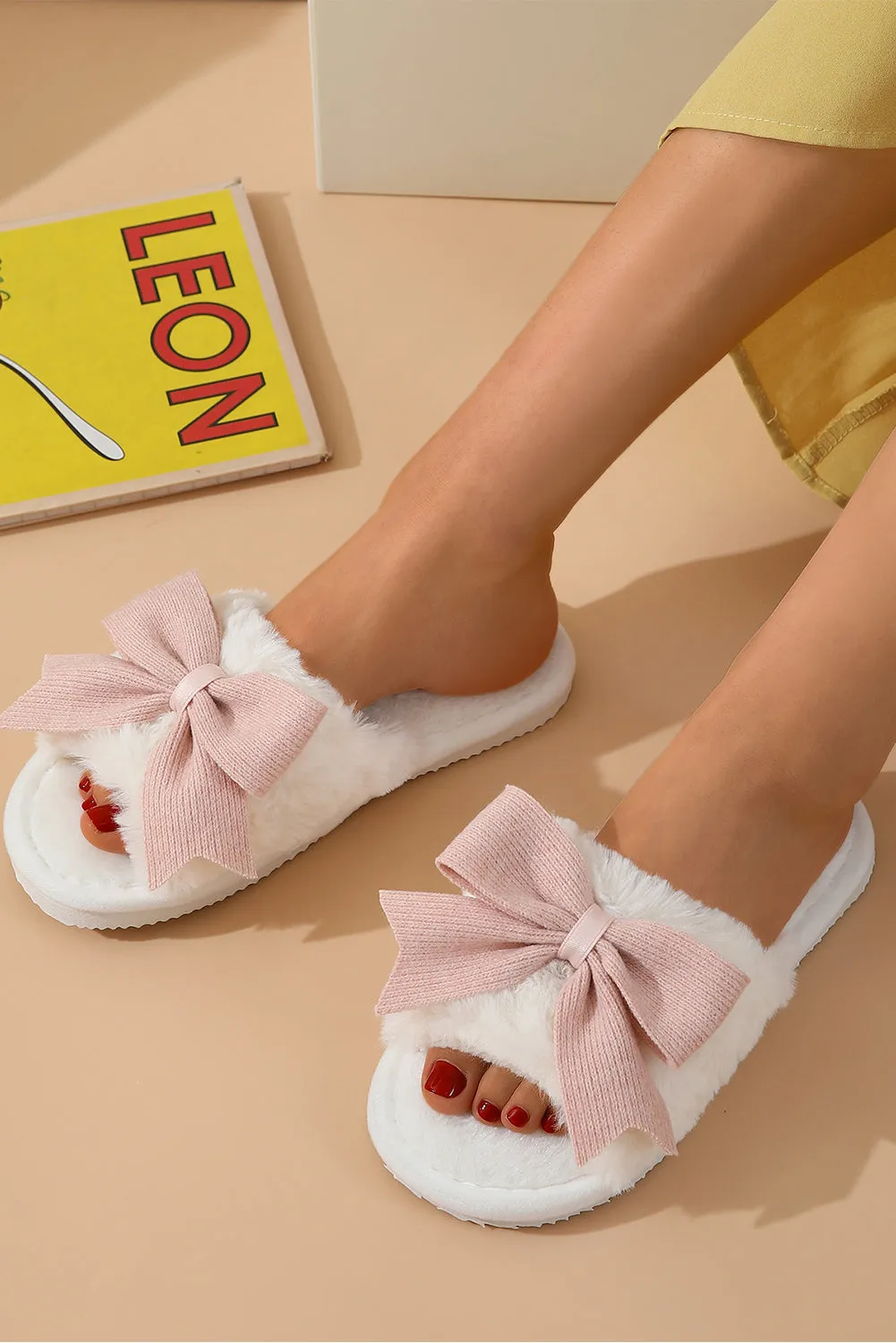 White Cute Bowknot Fluffy Slippers